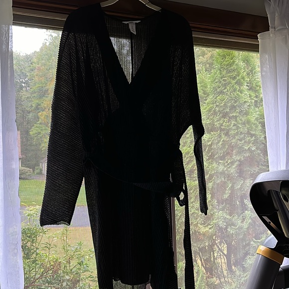 H&M dress - Picture 9 of 9